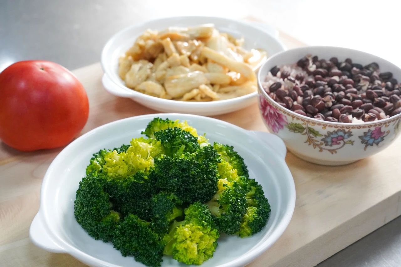 癌细胞最怕你这样吃吃喝喝！这些食物都有“抗癌”属性！